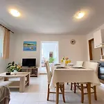 In - Insel Krk 13424 דירה שילו