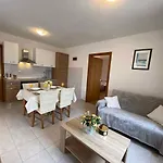 In - Insel Krk 13424 سيلو